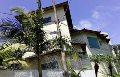 Imagem 2: Casa a venda localizada no condomínio Country Club em Arujá-SP