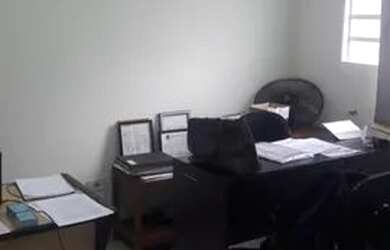 Imagem: A casa possui 4 Dormitórios, 1 Banheiro, 70m² de Área e