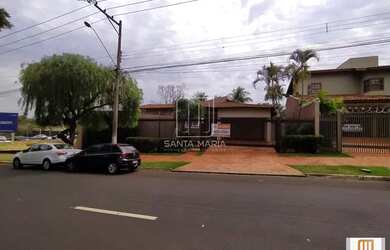 Imagem: O depósito possui 4 Vagas na garagem e 243m² de Área e está