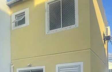 Imagem: A casa possui 2 Dormitórios, 1 Banheiro, 2 Vagas na garagem