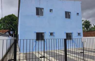 Imagem: A casa possui 3 Dormitórios, 2 Banheiros, 1 Vaga na garagem