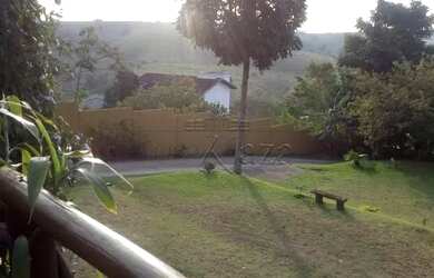 Imagem: A casa em condomínio possui 1 Dormitório, 2 Banheiros, 5 Vagas