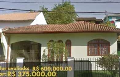 Imagem: A casa possui 2 Dormitórios, 1 Banheiro, 1 Vaga na garagem