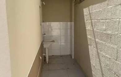 Imagem: A casa em condomínio possui 2 Dormitórios, 1 Banheiro, 2 Vagas