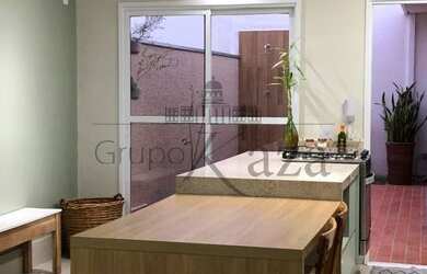 Imagem: A casa em condomínio possui 3 Dormitórios, 3 Banheiros, 2