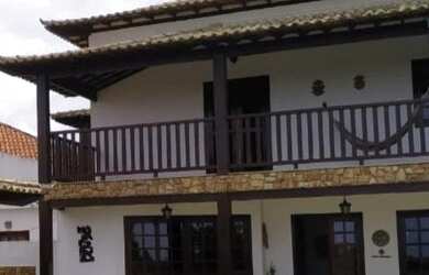 Imagem: A casa possui 4 Dormitórios, 1 Banheiro, 3 Vagas na garagem