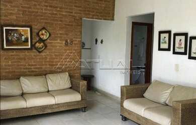 Imagem: A casa possui 3 Dormitórios, 1 Banheiro, 5 Vagas na garagem