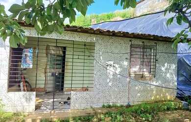 Imagem: A casa possui 4 Dormitórios, 1 Banheiro e está localizado