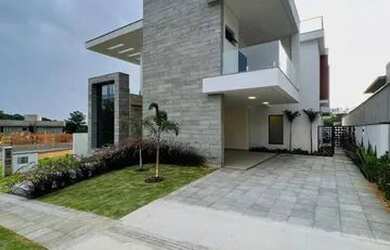 Imagem: A casa em condomínio possui 4 Dormitórios, 5 Banheiros, 4