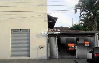 Imagem: A casa possui 3 Dormitórios, 3 Banheiros, 5 Vagas na garagem