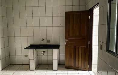 Imagem: A casa possui 1 Dormitório, 1 Banheiro, 30m² de Área e está