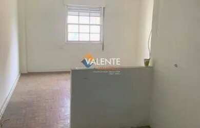 Imagem: A kitnet possui 1 Dormitório, 1 Banheiro, 1 Vaga na garagem