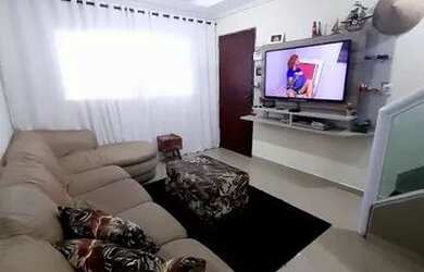 Imagem: A casa possui 3 Dormitórios, 4 Banheiros, 4 Vagas na garagem