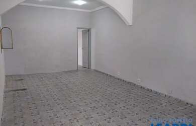 Imagem: A casa possui 3 Dormitórios, 3 Banheiros, 2 Vagas na garagem