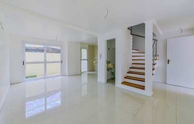 Imagem: A casa em condomínio possui 3 Dormitórios, 3 Banheiros, 2