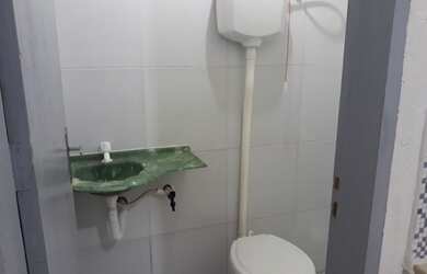 Imagem: A casa possui 1 Dormitório, 1 Banheiro e está localizado