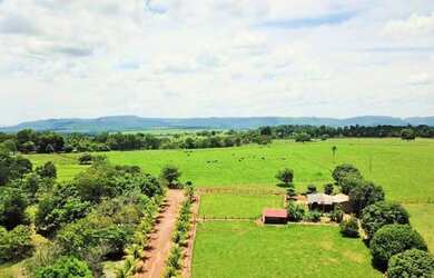 Imagem: A fazenda possui 30m² de Área, Churrasqueira e está localizado