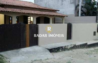 Imagem: A casa possui 3 Dormitórios, 3 Banheiros, 4 Vagas na garagem