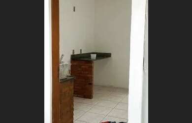 Imagem: A casa possui 2 Dormitórios, 2 Banheiros, 80m² de Área e