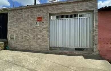 Imagem: A casa possui 2 Dormitórios, 1 Banheiro, 1 Vaga na garagem