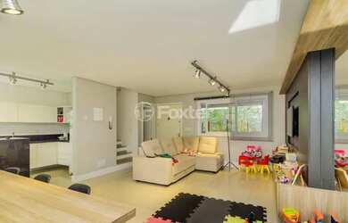 Imagem: A casa em condomínio possui 4 Dormitórios, 3 Banheiros, 3