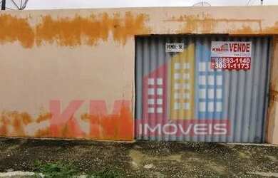 Imagem: A casa possui 2 Dormitórios, 2 Banheiros, 2 Vagas na garagem