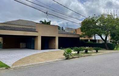 Imagem: A casa em condomínio possui 5 Dormitórios, 5 Banheiros, 5