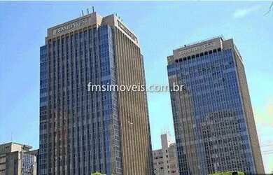 Imagem: O depósito possui 5 Vagas na garagem e 397m² de Área e está