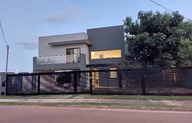 Imagem: A casa em condomínio possui 3 Dormitórios, 2 Banheiros, 2