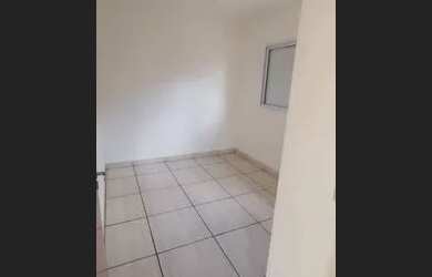 Imagem: A casa possui 2 Dormitórios, 1 Banheiro, Área de serviço