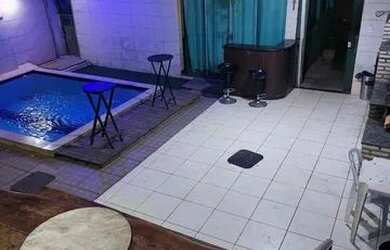 Imagem: A casa possui 2 Dormitórios, 2 Vagas na garagem, Imóvel mobiliado