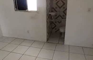 Imagem: A casa em condomínio para alugar possui 2 Dormitórios, 2 Banheiros