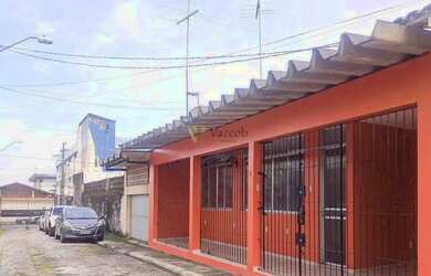 Imagem: A casa possui 3 Dormitórios, 1 Banheiro, 120m² de Área e