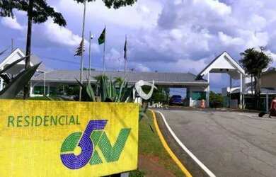 Imagem: A casa em condomínio possui 5 Dormitórios, 5 Banheiros, 5