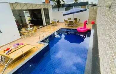 Imagem: A casa em condomínio possui 5 Dormitórios, 5 Banheiros, 2