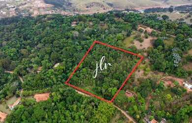 Imagem: O terreno possui 10.000m² de Área e está localizado em Jambeiro