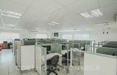 Imagem: O depósito possui 5 Vagas na garagem, 1432m² de Área e Imóvel