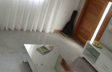 Imagem: A casa possui 3 Dormitórios, 5 Banheiros, 2 Vagas na garagem