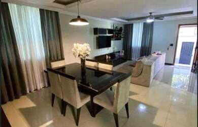 Imagem: A casa em condomínio possui 4 Dormitórios, 2 Banheiros, 4