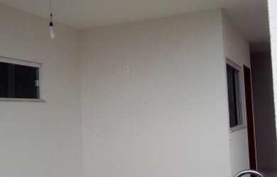 Imagem: A casa possui 3 Dormitórios, 2 Banheiros, 2 Vagas na garagem