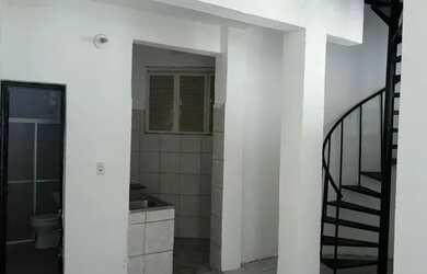 Imagem: A casa possui 3 Dormitórios, 2 Banheiros, 70m² de Área e