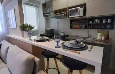 Imagem: O apartamento possui 2 Dormitórios, 1 Banheiro, 1 Vaga na garagem