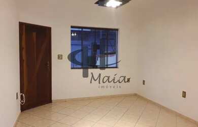 Imagem: A casa possui 2 Dormitórios, 2 Banheiros, 2 Vagas na garagem