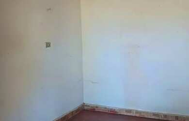 Imagem: A casa possui 4 Dormitórios, 1 Banheiro, 80m² de Área e