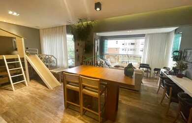 Imagem: O apartamento possui 4 Dormitórios, 4 Banheiros, 4 Vagas na