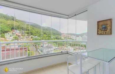 Imagem: O apartamento possui 3 Dormitórios, 2 Banheiros, 2 Vagas na