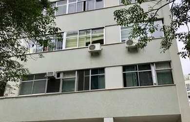 Imagem: O quarto possui Imóvel novo e está localizado em Ipanema