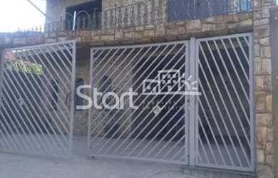 Imagem: A casa possui 2 Dormitórios, 3 Banheiros, 3 Vagas na garagem