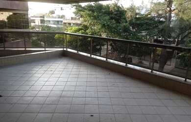 Imagem: O apartamento possui 3 Dormitórios, 3 Banheiros, 2 Vagas na