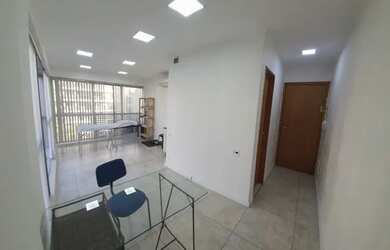 Imagem: O depósito possui 1 Vaga na garagem, 22m² de Área e está